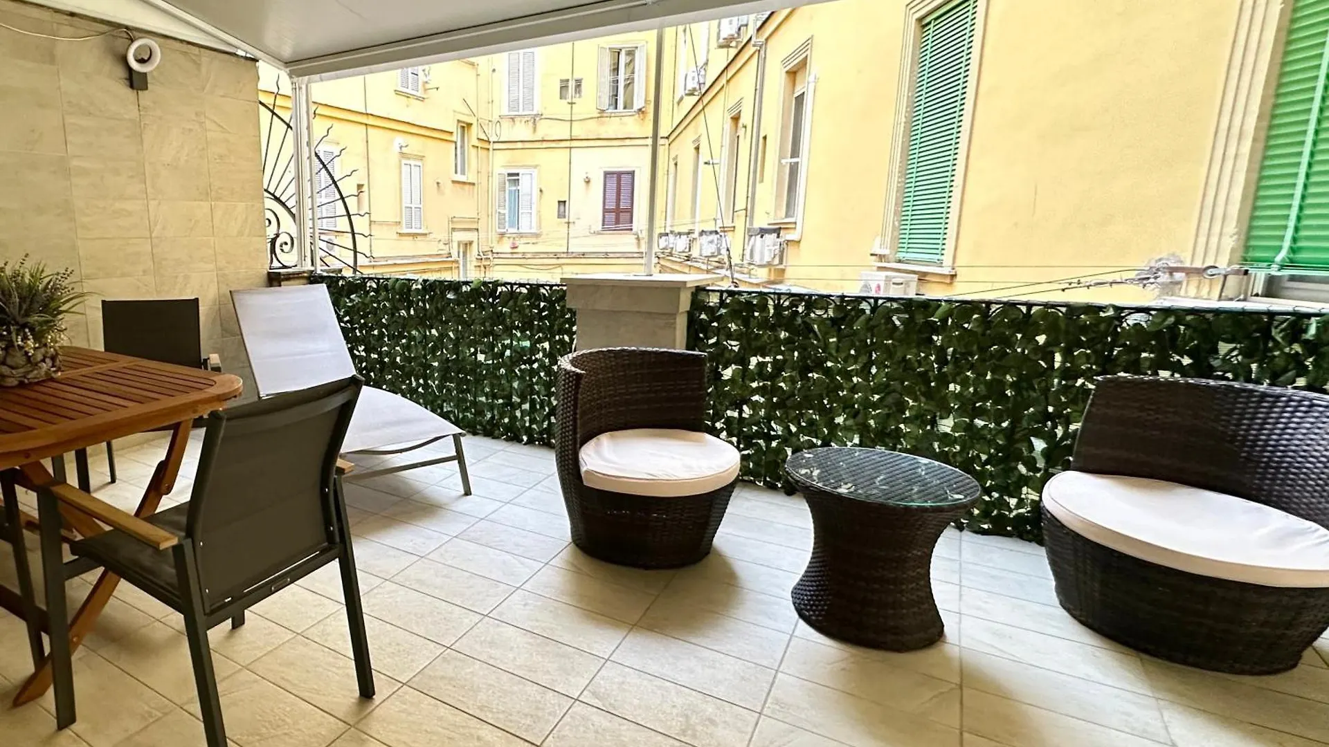 Vincent Maison Naples Italy